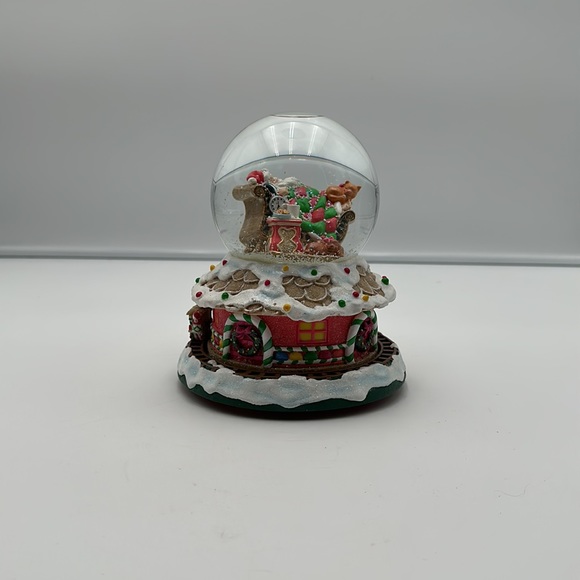 Limited Edition Waterford Musical Rotating Snow Globe playing Brahms Lullaby - Picture 3 of 17